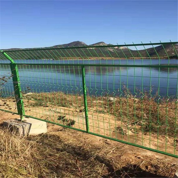 水源保護區(qū)隔離網案例展示圖片2 水源保護區(qū)隔離網案例展示圖片2