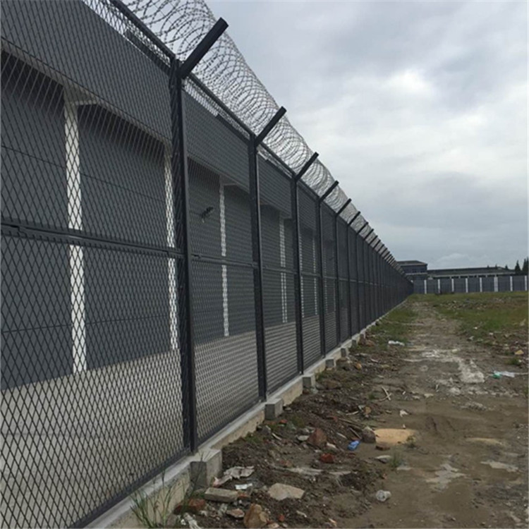 監(jiān)獄防攀越隔離網(wǎng)案例展示圖片3 監(jiān)獄防攀越隔離網(wǎng)案例展示圖片3