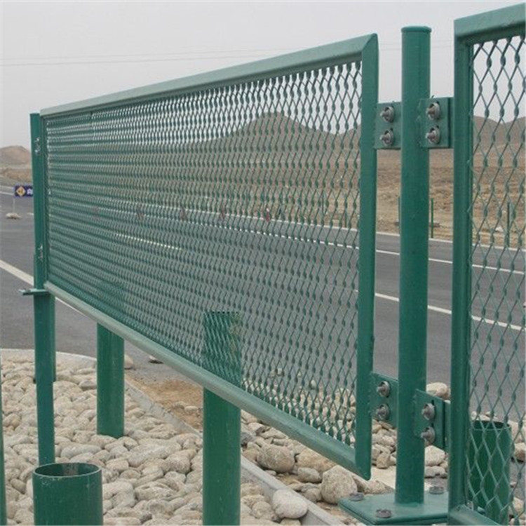 公路防眩網(wǎng)案例展示圖片1 公路防眩網(wǎng)案例展示圖片1